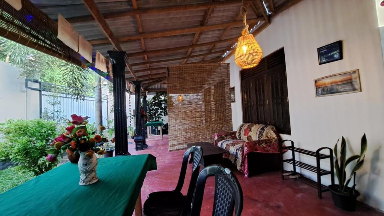 Kavidi Villa Home Stay 坦加拉 外观 照片